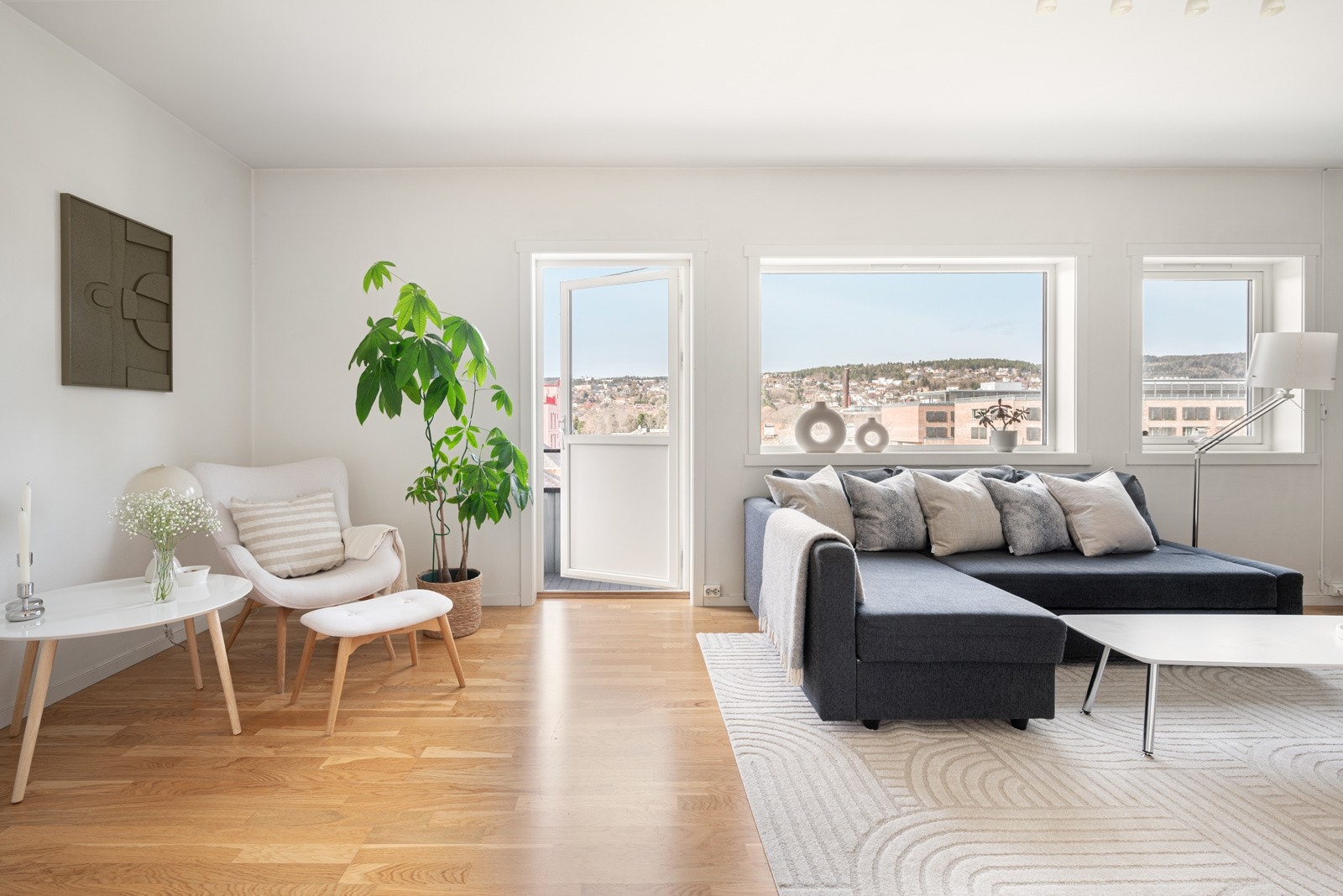 Proaktiv Eiendomsmegling v/Mads Kirkeslett har gleden av å presentere Udbyes gate 5A! En moderne og fin selveierleilighet med stort utleiepotensiale. Galleribilde