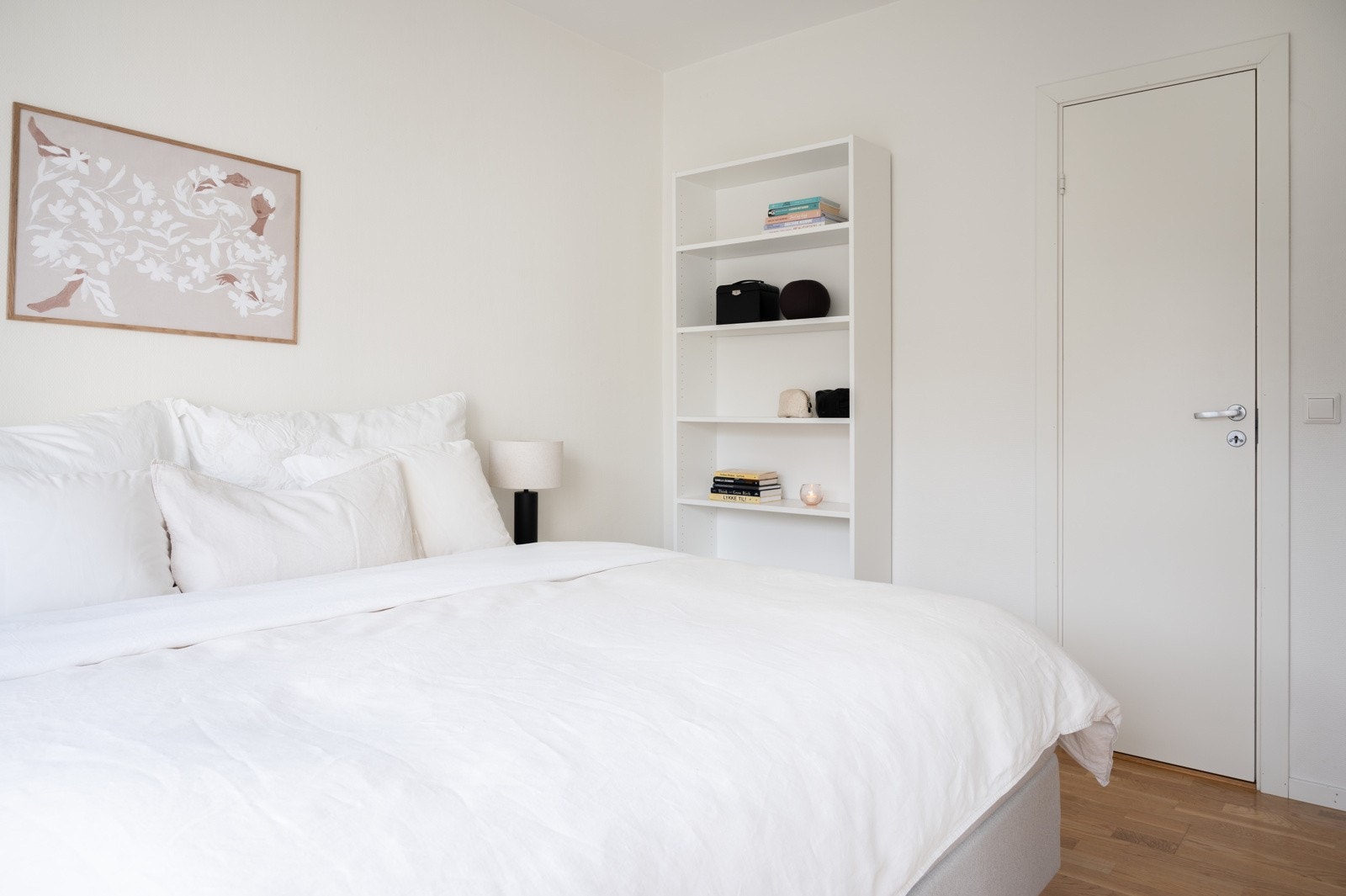 Fra hovedsoverommet har man adkomst til innvendig bod. Galleribilde