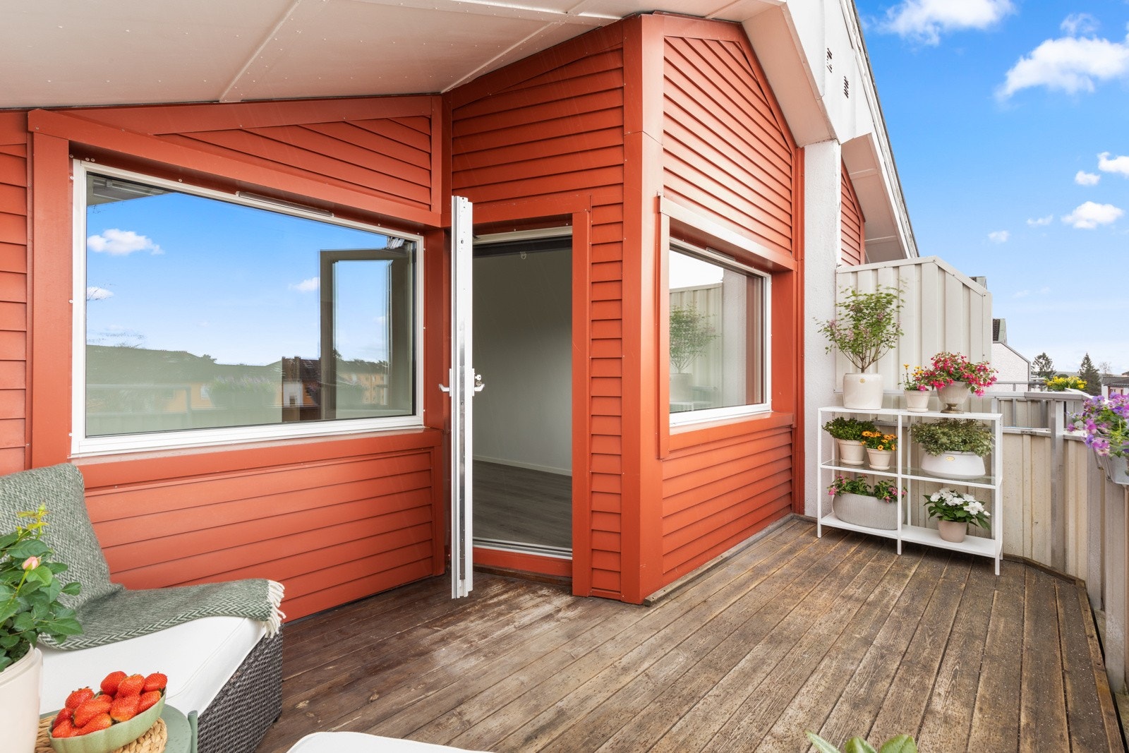 Borettslagets husordensregler tillatter bruk av elektrisk- og gassgrill på egen balkong Galleribilde