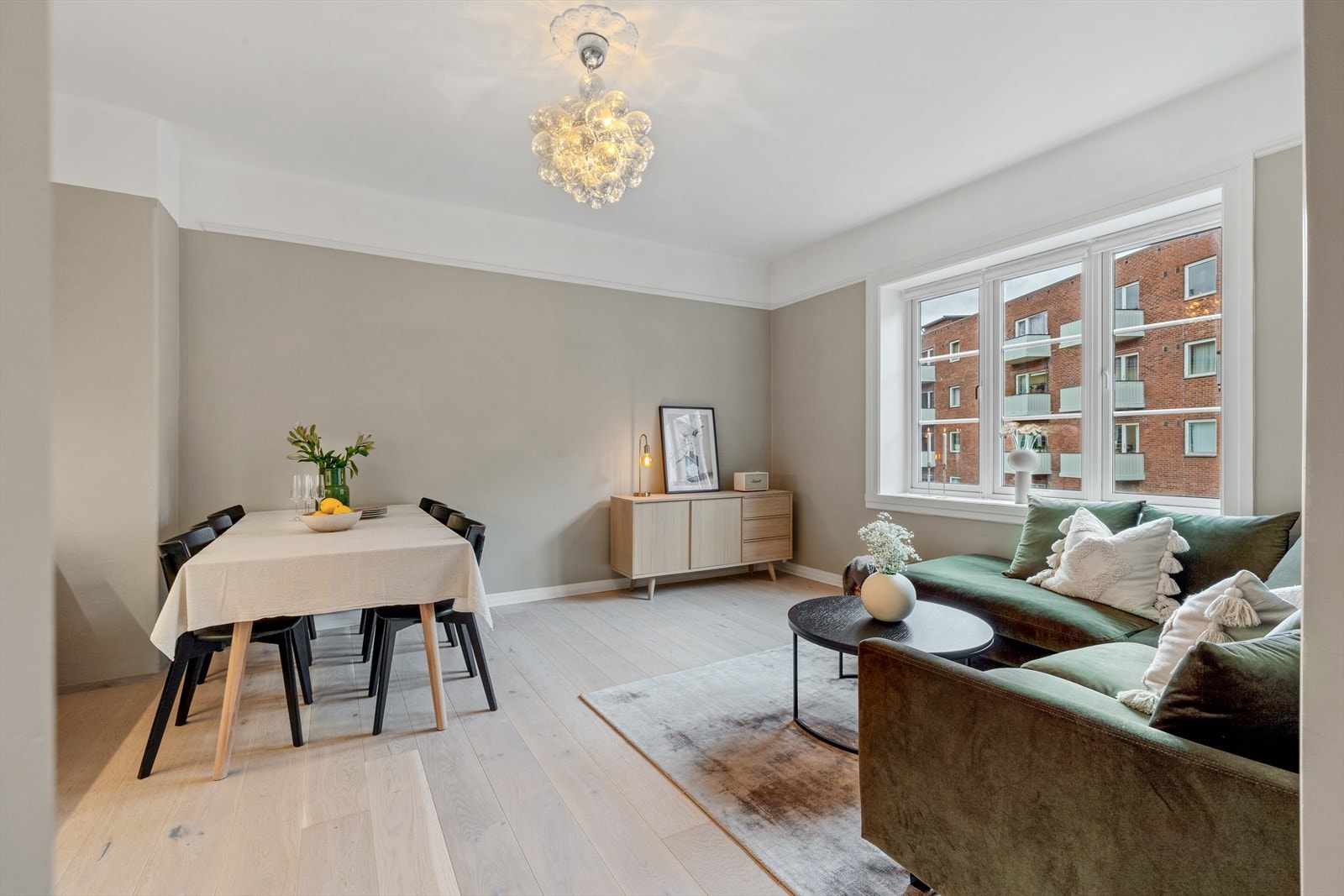 Lekker 1-stavs eikeparkett fra 2019. Galleribilde