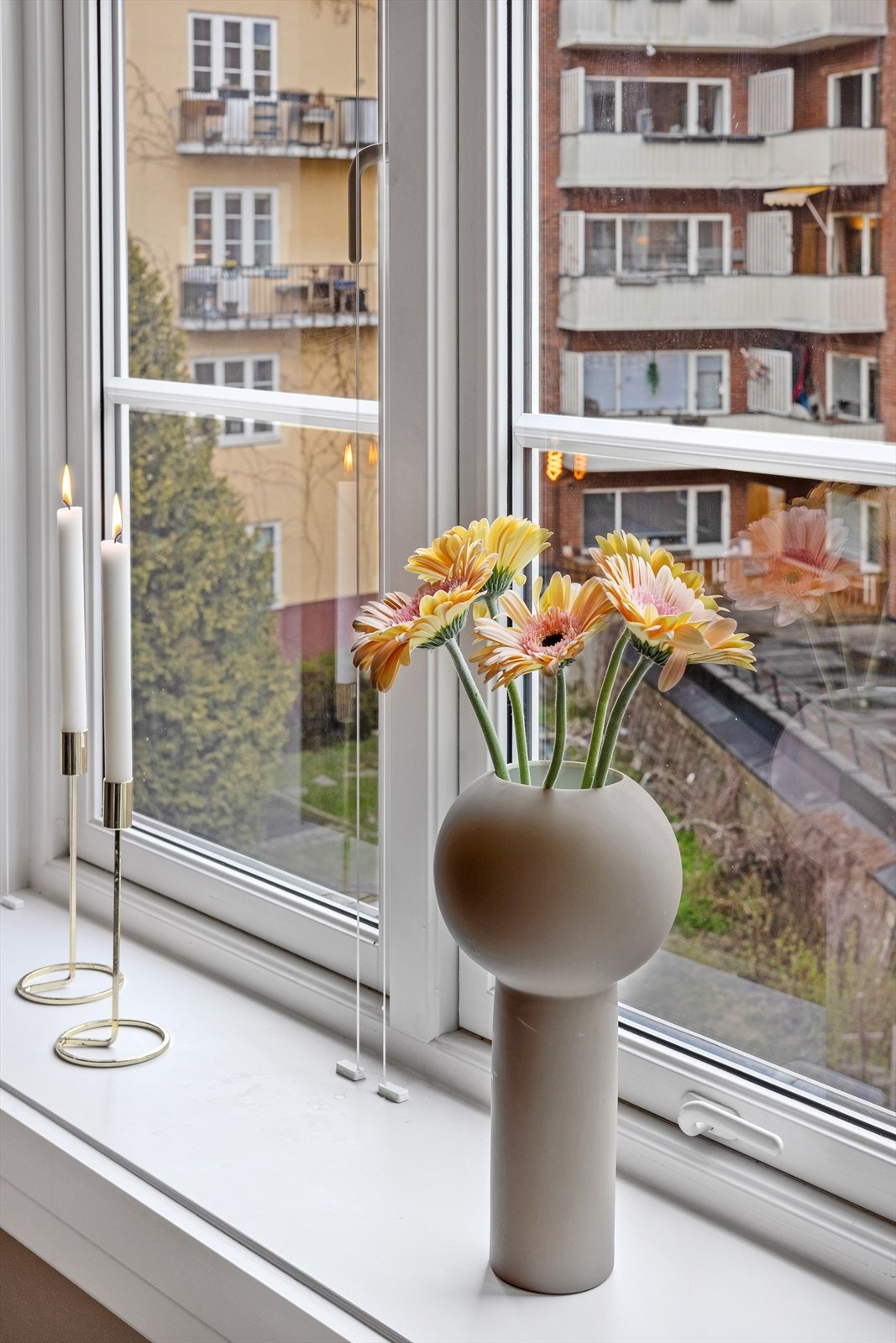 Leiligheten vender inn mot indre bakgård. Galleribilde