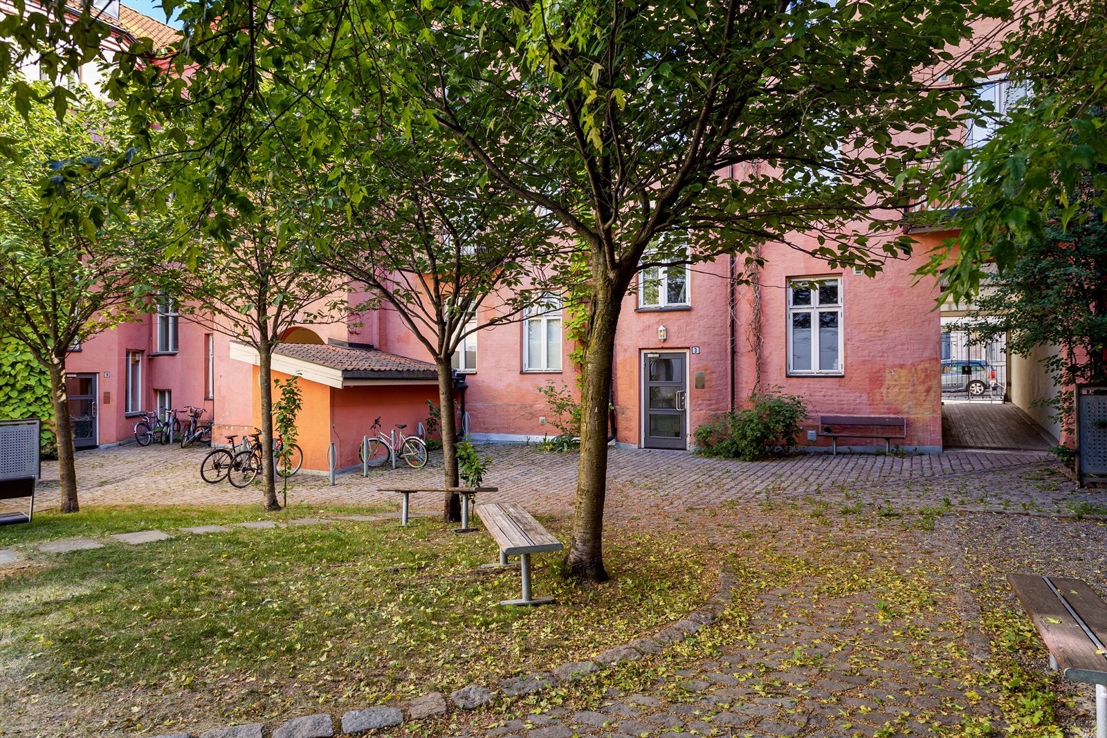 Bakgård Galleribilde