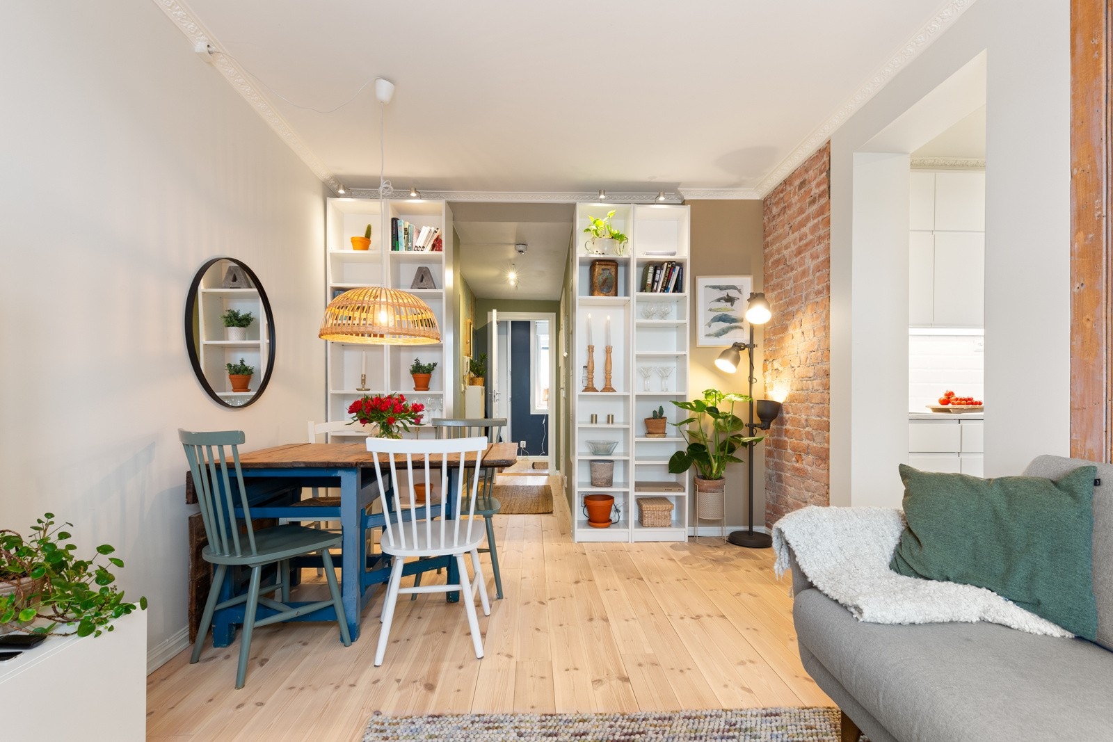 Velegnet plass til spisebord i tilknytning til kjøkkenet. Galleribilde