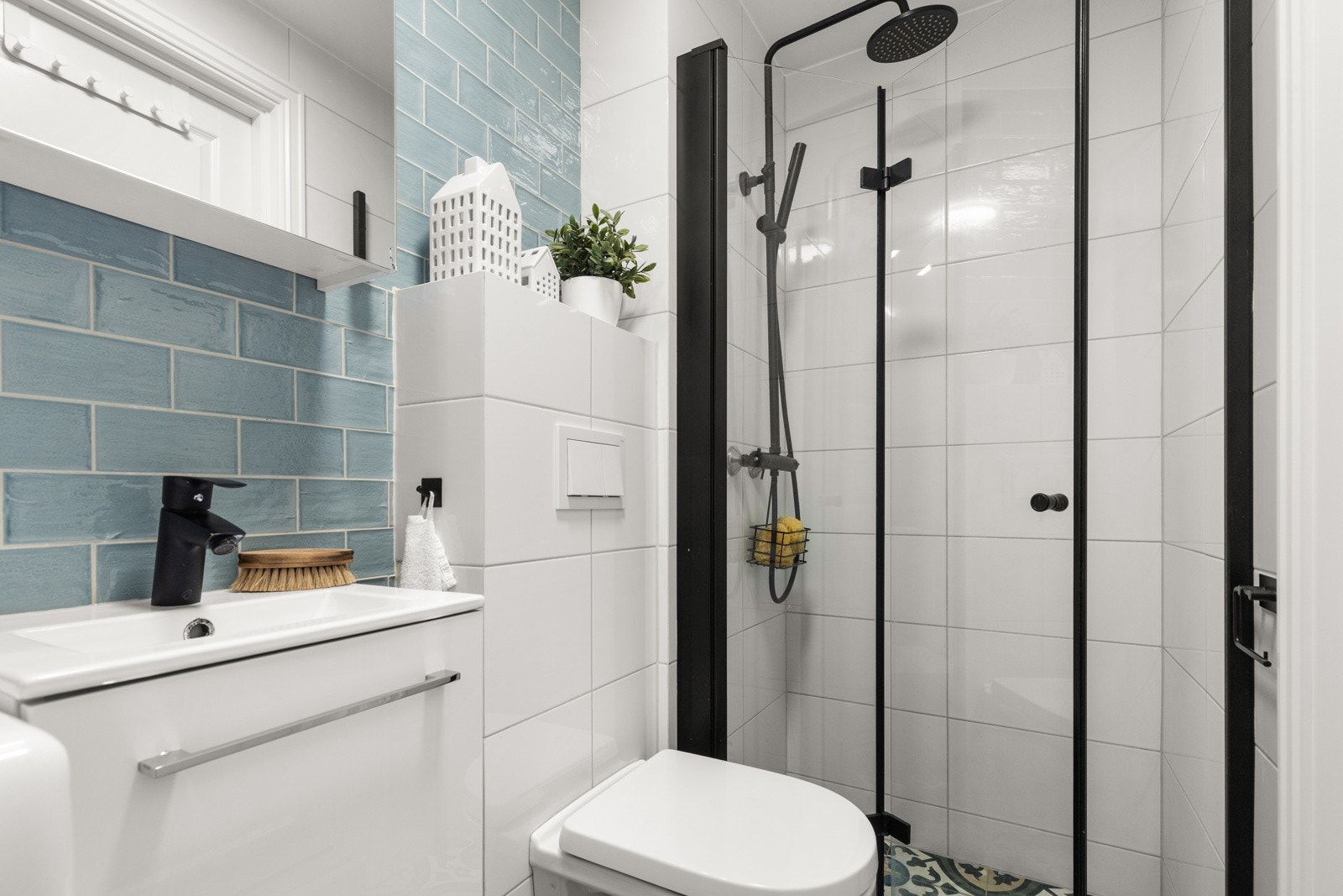 Meget pent og moderne bad rehabilitert i 2020. Galleribilde