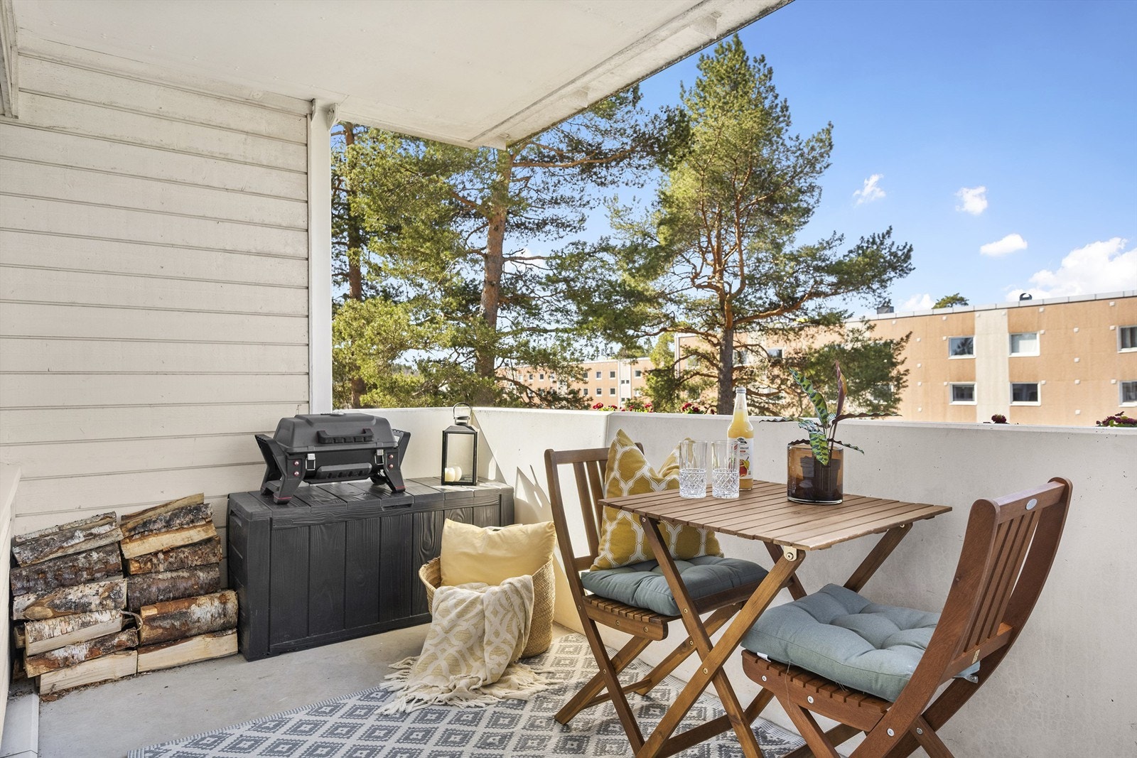 God plass på balkongen. Her kan sommerhalvåret nytes! Galleribilde