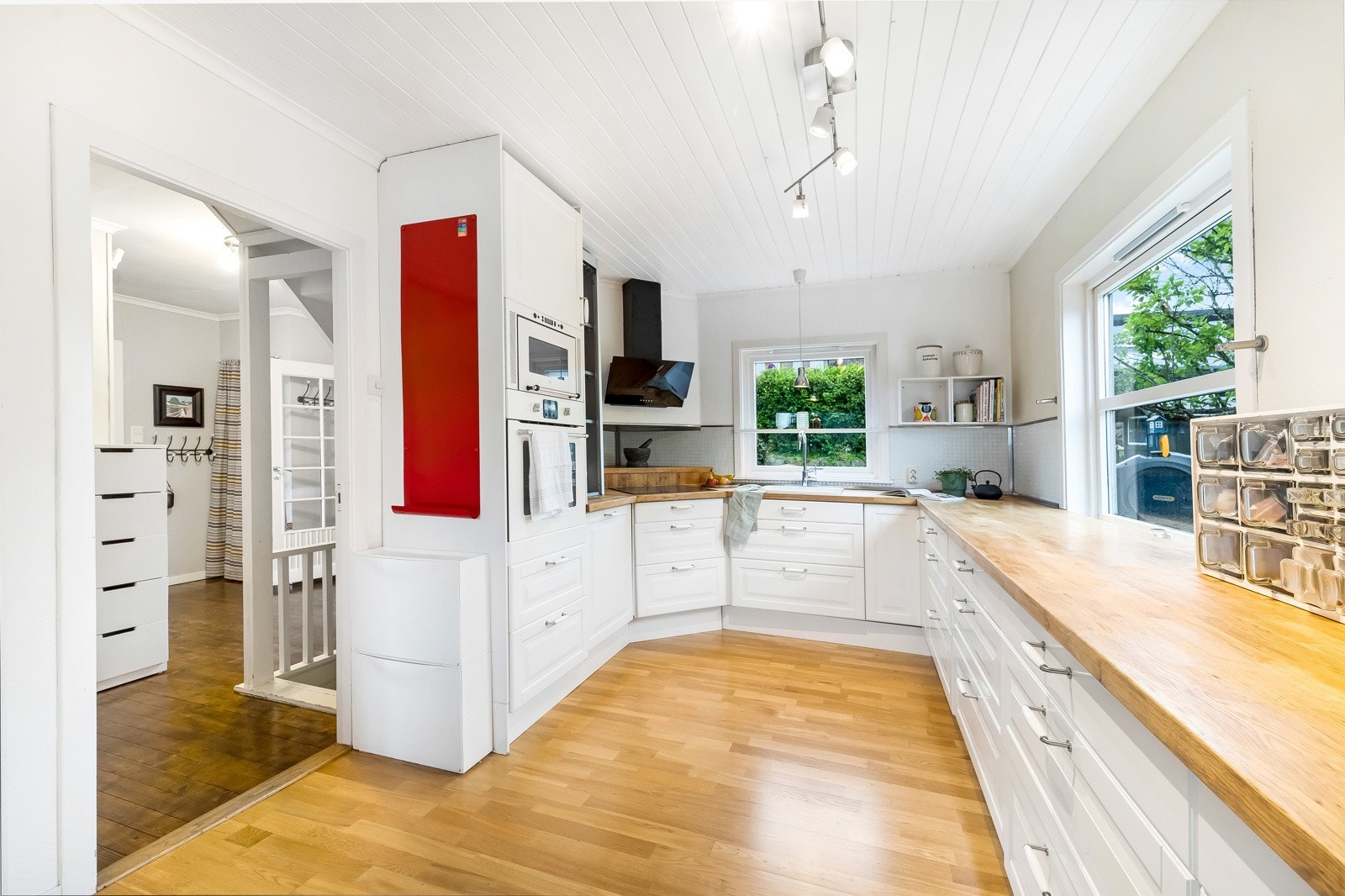 Integrert kjøleskuff. Galleribilde