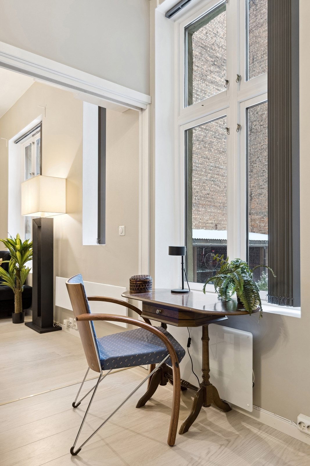 Elegante vindusdetaljer som slipper inn rikelig med lys. Galleribilde