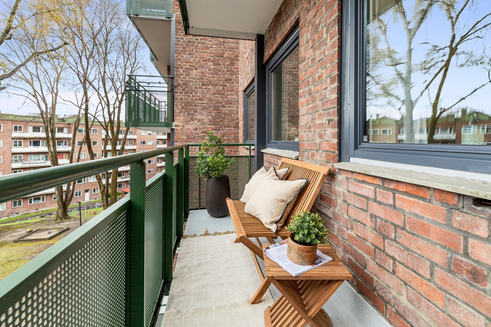 Fra hovedsoverommet er det utgang til ny nordøst-vendt balkong på 5 kvm Galleribilde