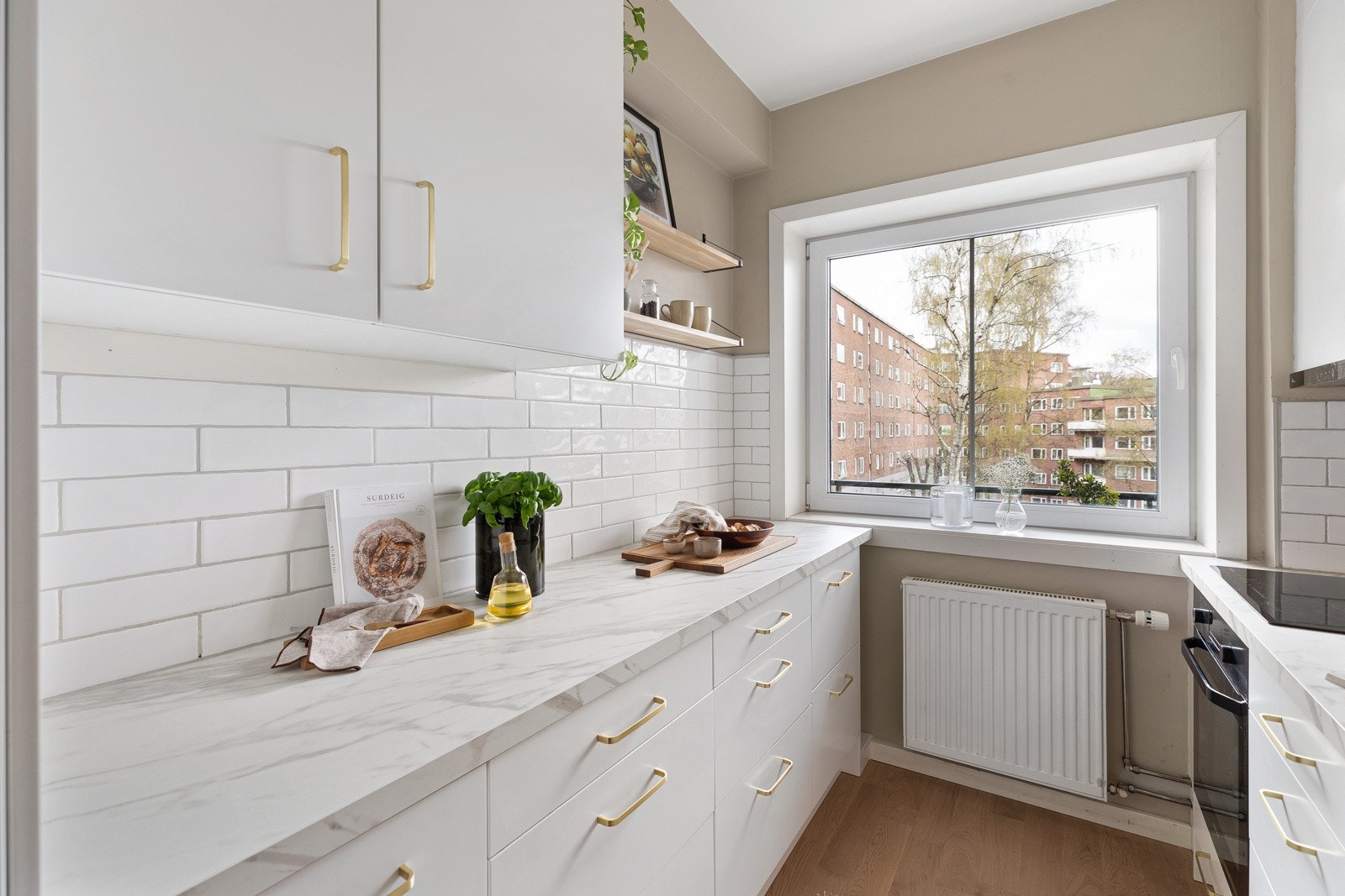 Nytt lekkert kjøkken fra 2022 med innredning fra Epoq Galleribilde