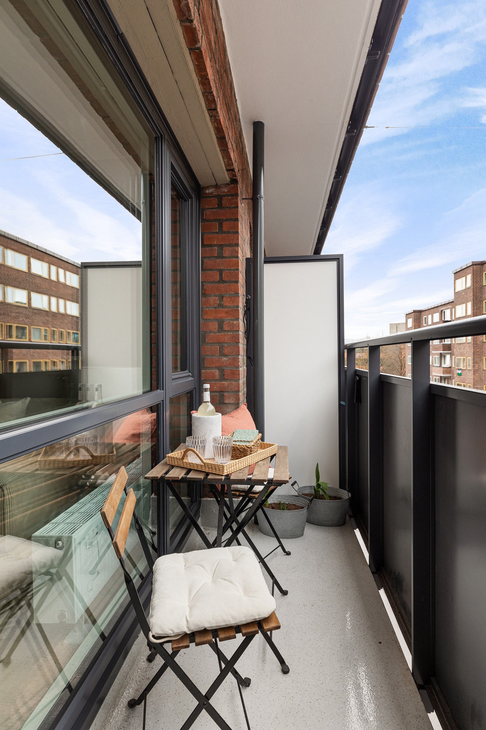 Fantastisk 3-roms med 2 nye balkonger med sol fra morgen til kveld på sommerhalvåret Galleribilde