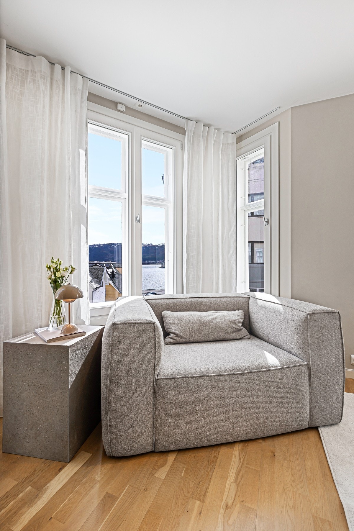 Iht. vedlagte vedtekter er dyrehold tillatt. Galleribilde
