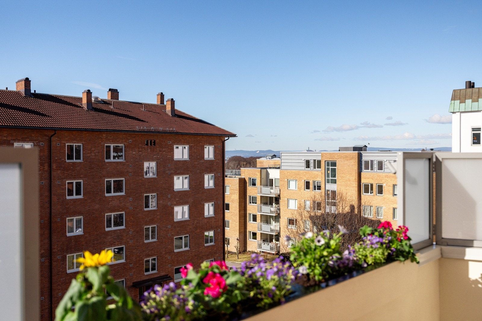 Fin utsikt fra deres nye balkong. Galleribilde