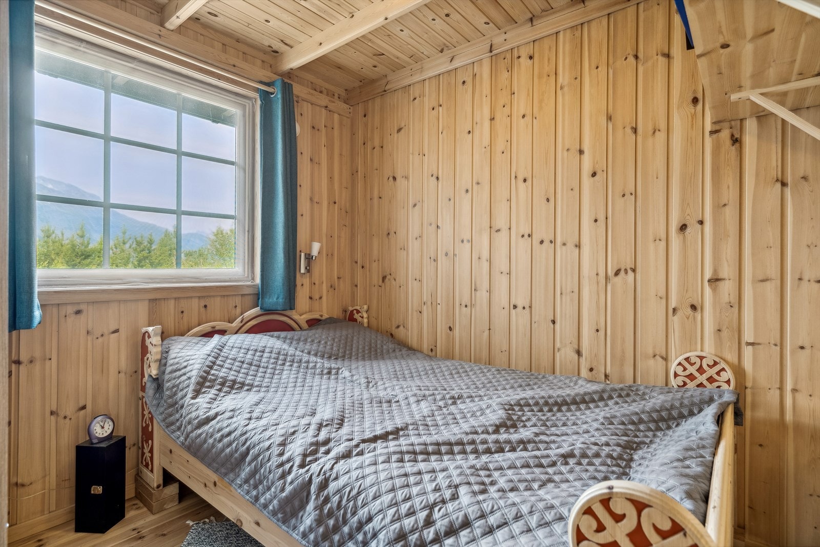 Soverom 1, adkomst fra entré. Sengen er ca 1,20 m bred. Galleribilde