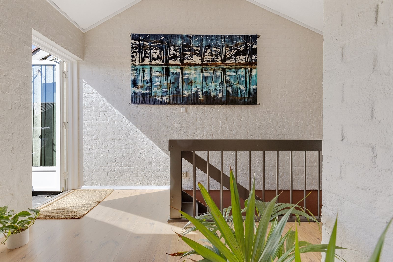 Leiligheten disponerer en bod og skap i kjeller Galleribilde
