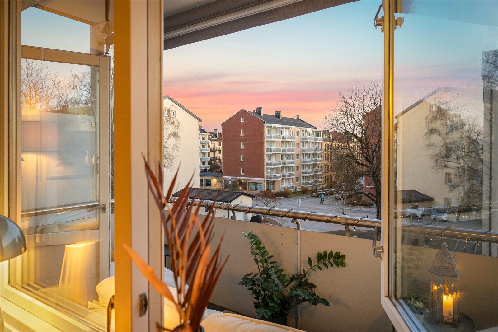 Balkongen er sydvestvendt og har gode solforhold. Galleribilde