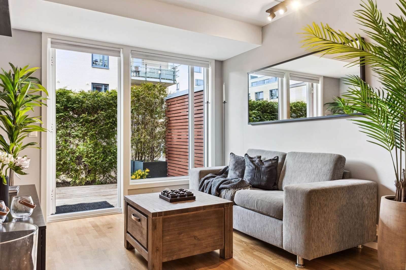 Stue med utgang til terrasse. Galleribilde