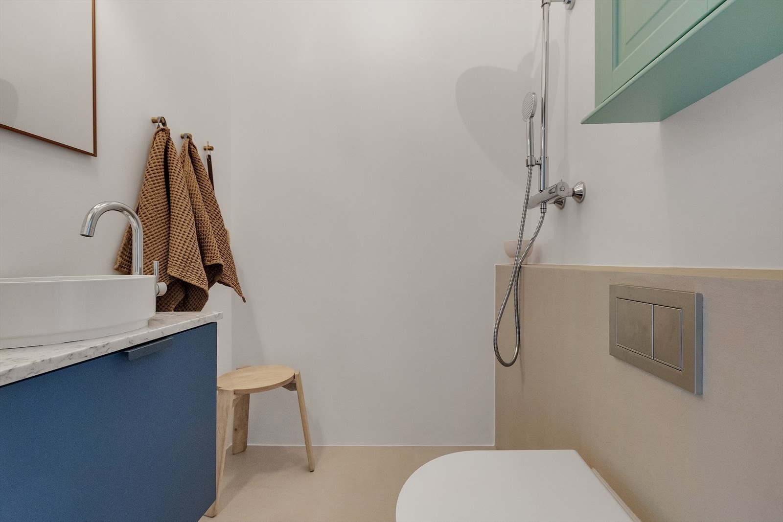 Det er elektriske varmekabler på baderommet som sørger for ekstra komfort i hverdagen. Galleribilde