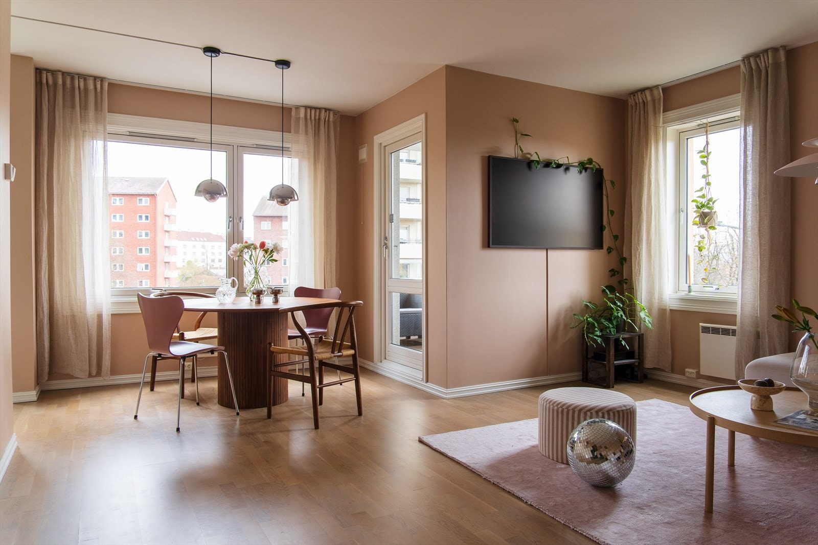 Dette er en rålekker 2-roms med god planløsning, mye plass og solrik balkong. Galleribilde