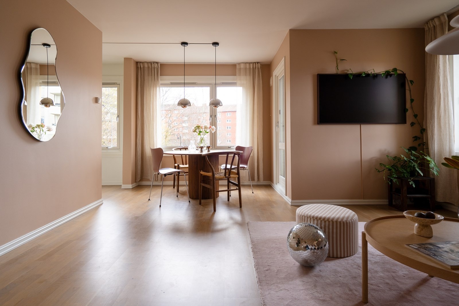 Varmtvann og fibernett er inkludert i de månedlige felleskostnadene. Galleribilde