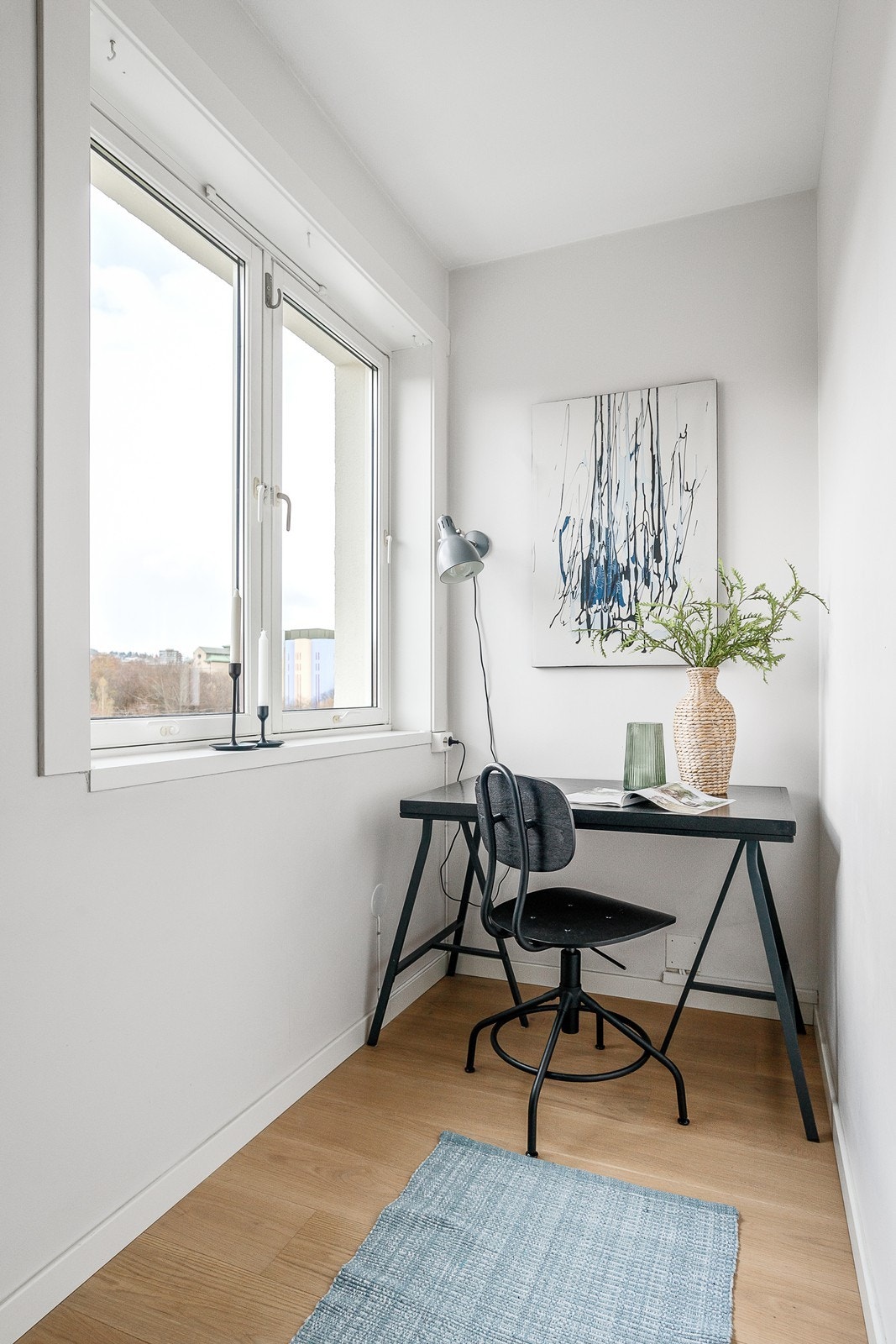 Leiligheten har et ekstra arbeidsrom som egner seg ypperlig til hjemmekontor Galleribilde