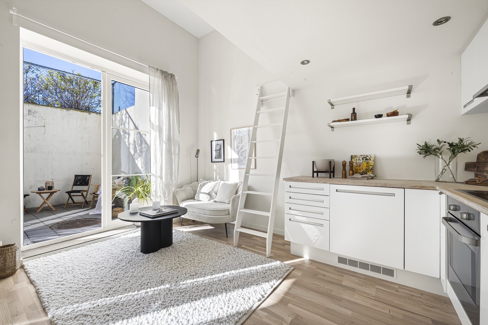 Her er det gode og store luftemuligheter som slipper inn rikelig med naturlig lys. Galleribilde