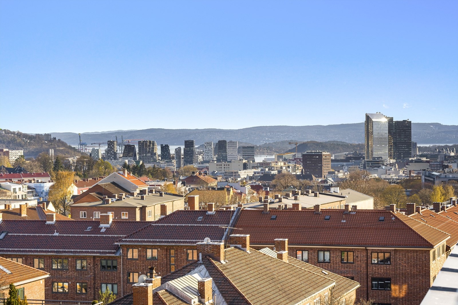 Her bor du sentralt til alle nødvendigheter i hverdagen, samtidig som skjermet og tilbaketrukket i en rolig sidegate. Galleribilde