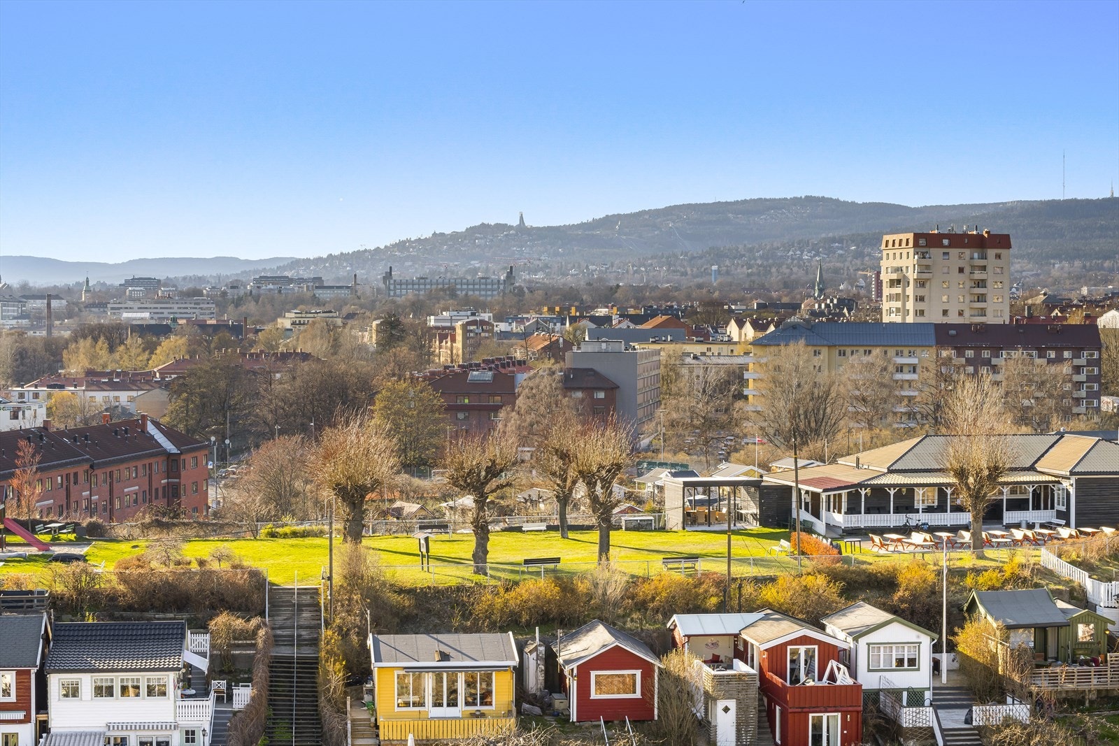 Fra takterrassen har du nydelig utsikt over store deler av Oslo by. Galleribilde