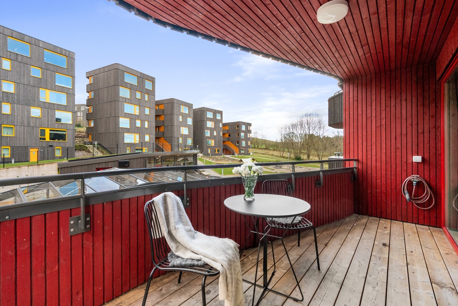 Her er det god plass til utemøblement. Galleribilde