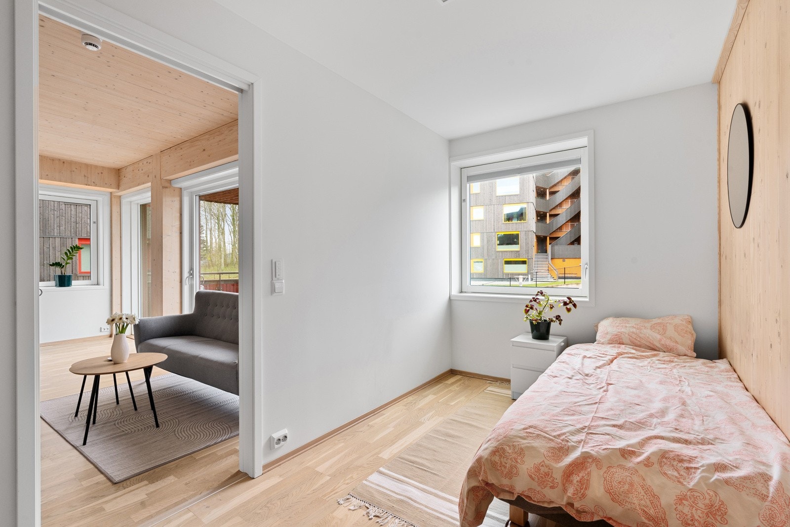 Soverom 2 med tilkomst fra stue. Galleribilde
