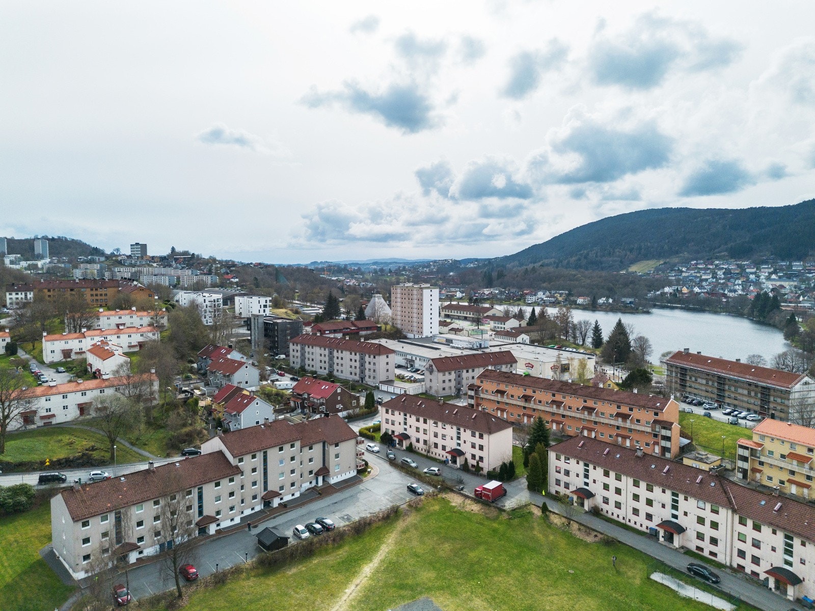 Gangavstand unna arbeidsplasser som Haukeland Universitetssykehus, Haraldsplass Diakonale Sykehus, HVL, barnehager, skoler Galleribilde