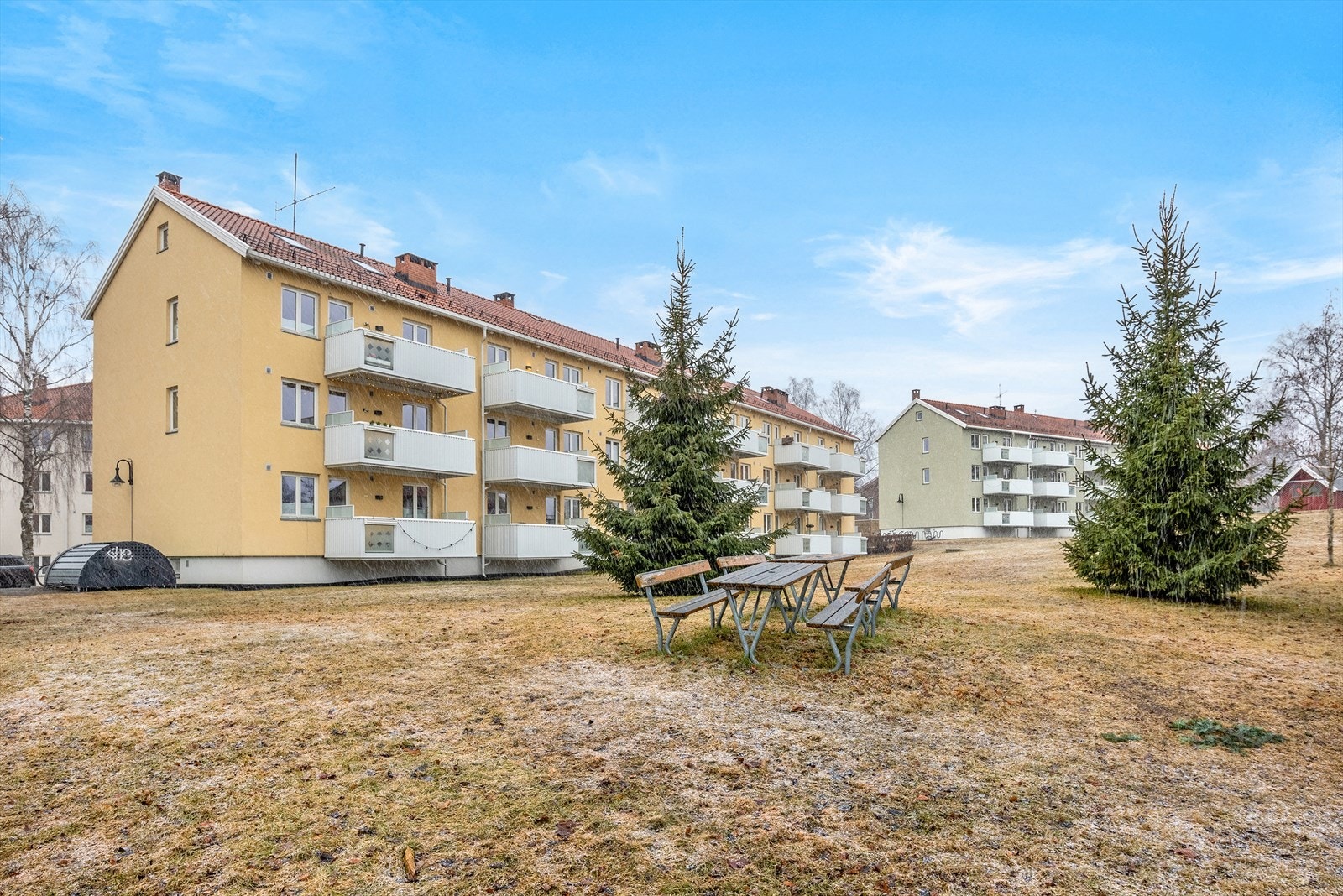 Leilighetens fasade fra fremsiden. Galleribilde