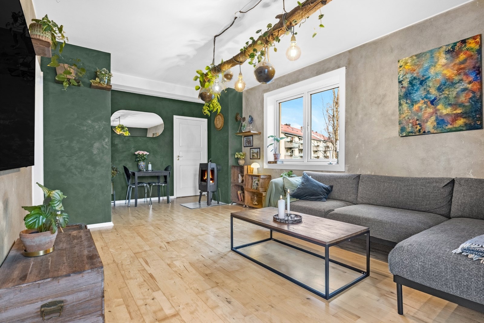 Leiligheten har en god stand med mange moderniseringer i nyere tid! Galleribilde