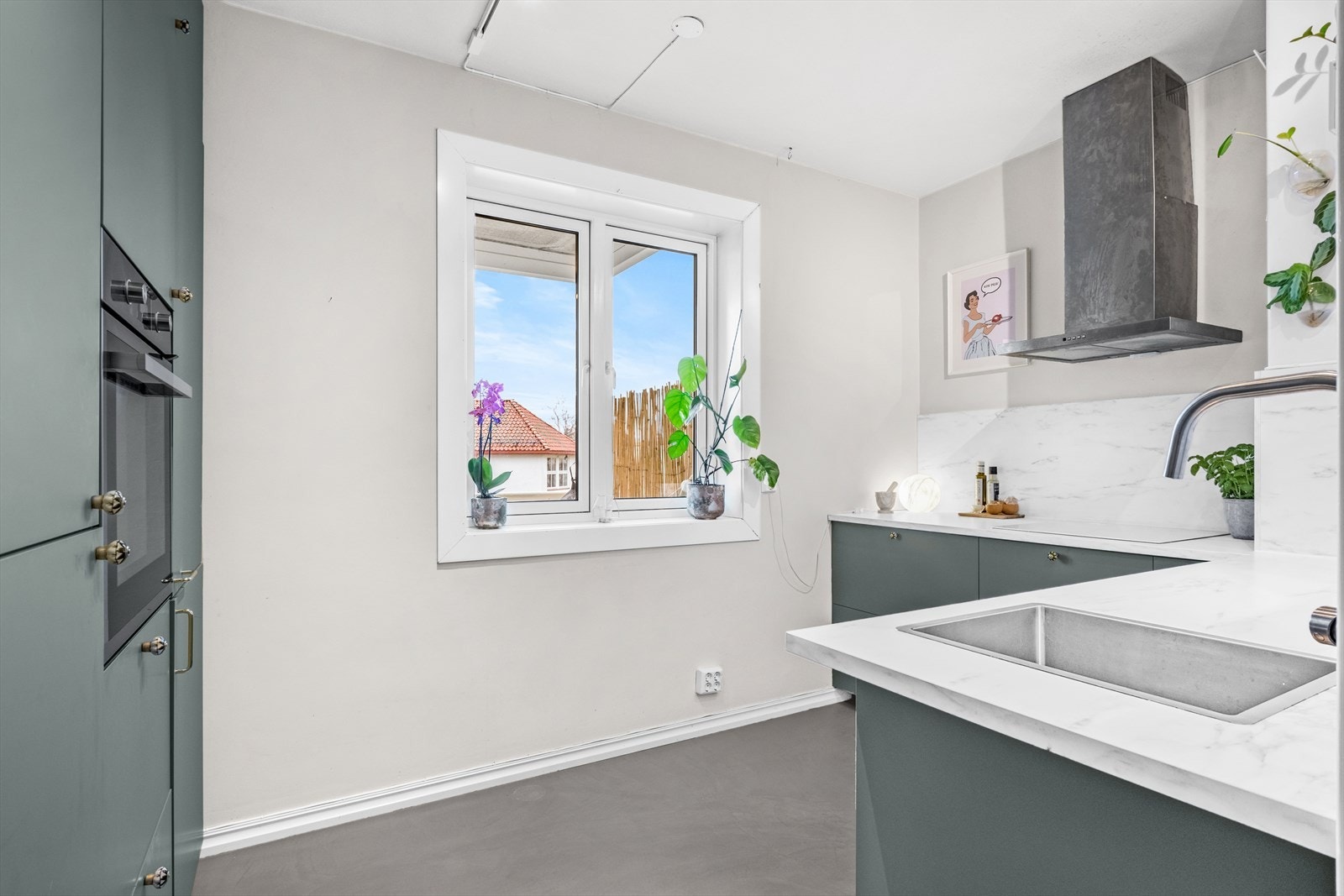 Kjøkkenet er lyst og innbydende, med en moderne og bra standard. Galleribilde