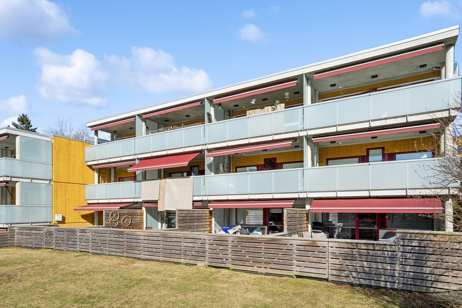 Veranda på 13 kvm i vestlig retning. Velkommen på visning i Lindebergåsen 20 H! Galleribilde