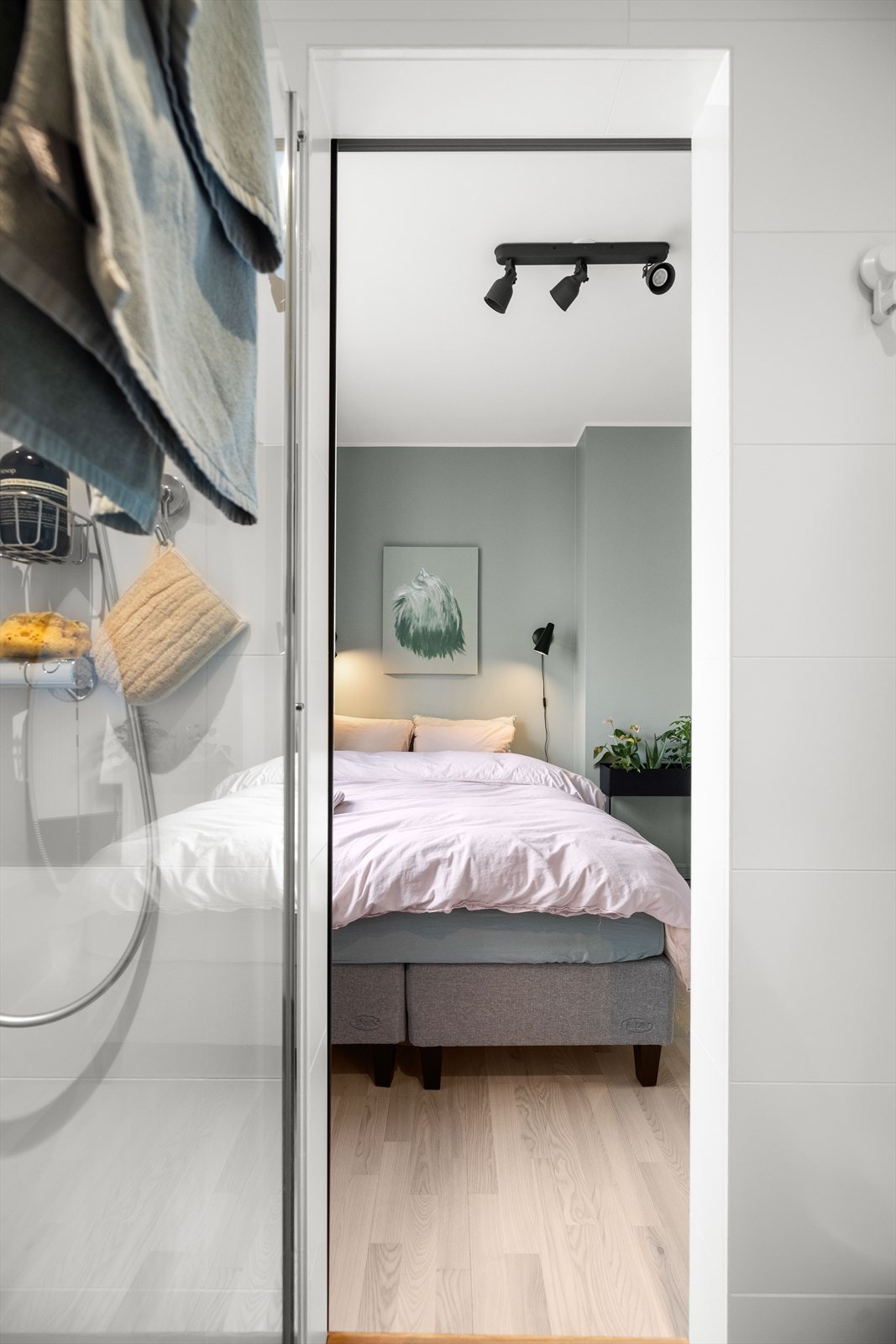 Hovedsoverommet vender mot bakgården. Galleribilde