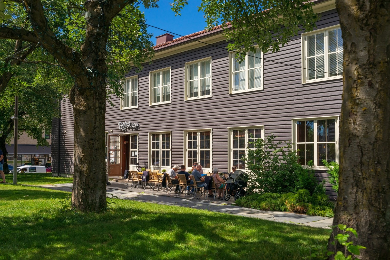 Rett ved siden av Løren Torg finner du Peppes Pizza. Flere gode restauranter ligger på Løren Galleribilde