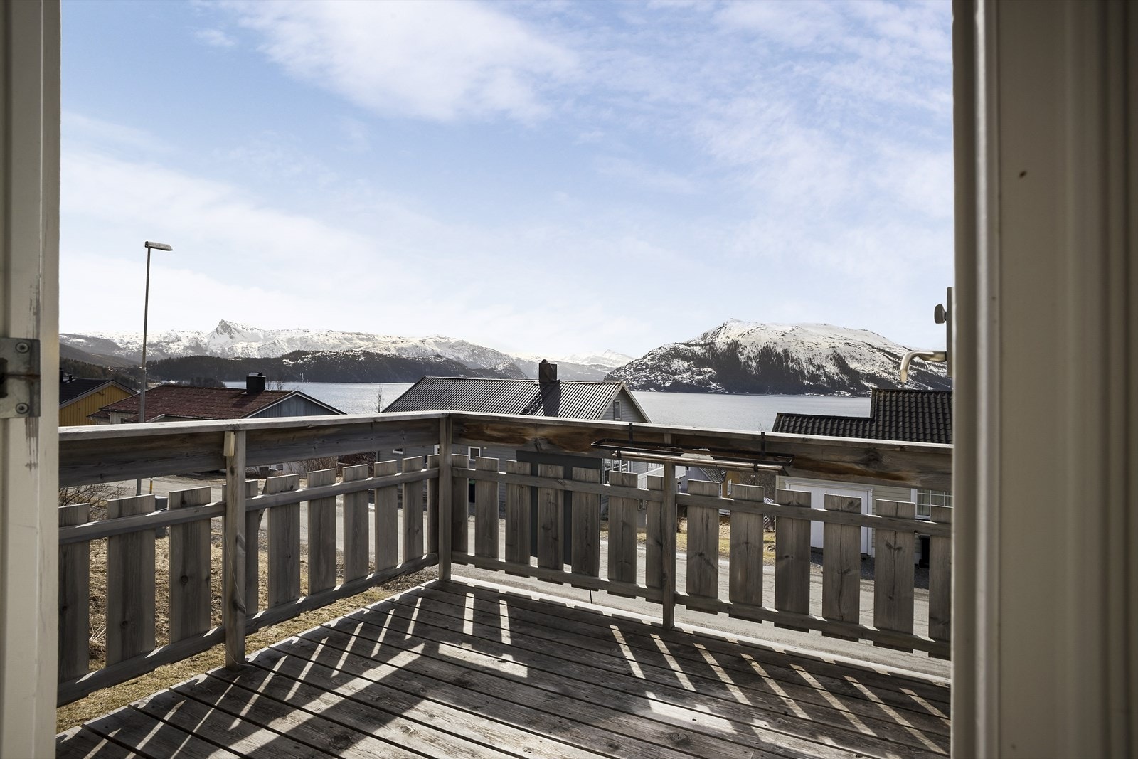 Det er fine utsyns - og solforhold fra eiendommen. Galleribilde