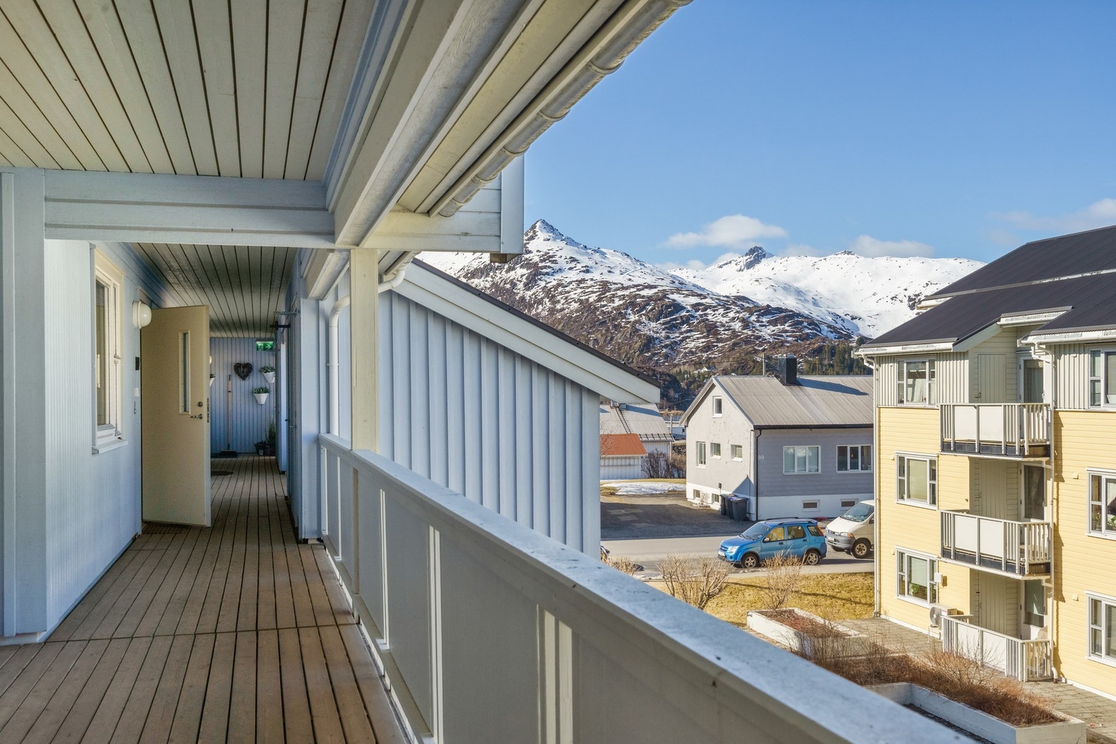 Leiligheten har inngang fra åpen svalgang Galleribilde