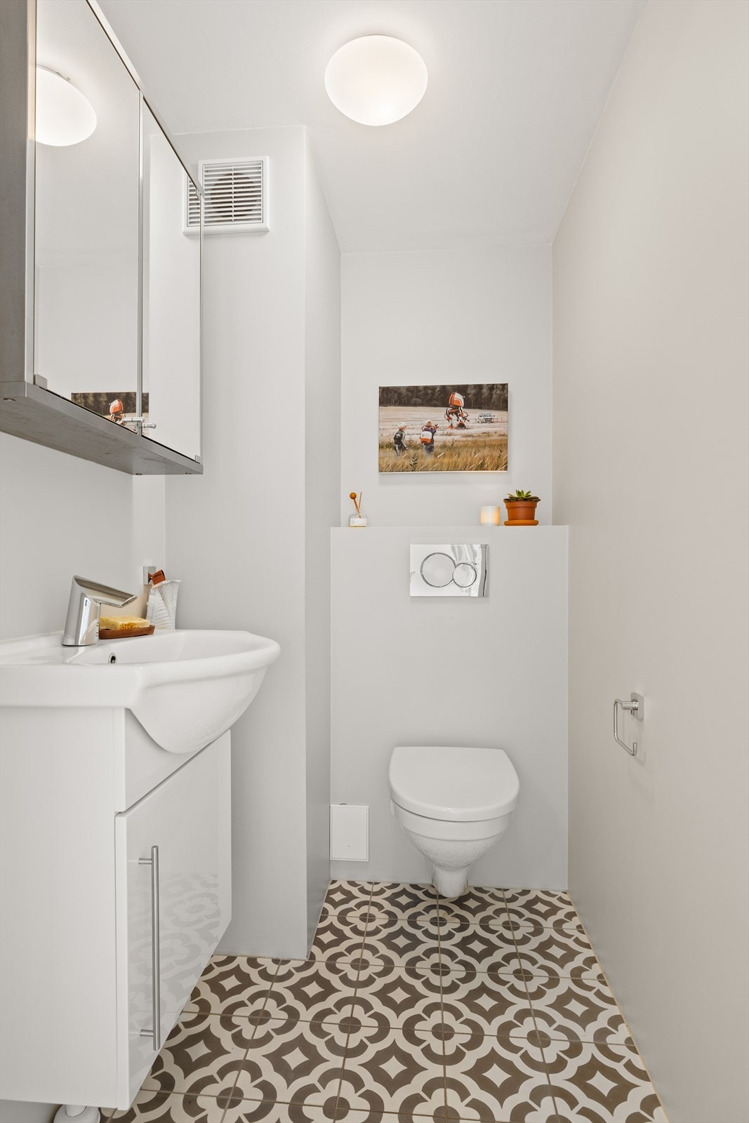 Toalettet ble pusset opp i 2017/18 og har bl.a. varmekabler i gulvet Galleribilde