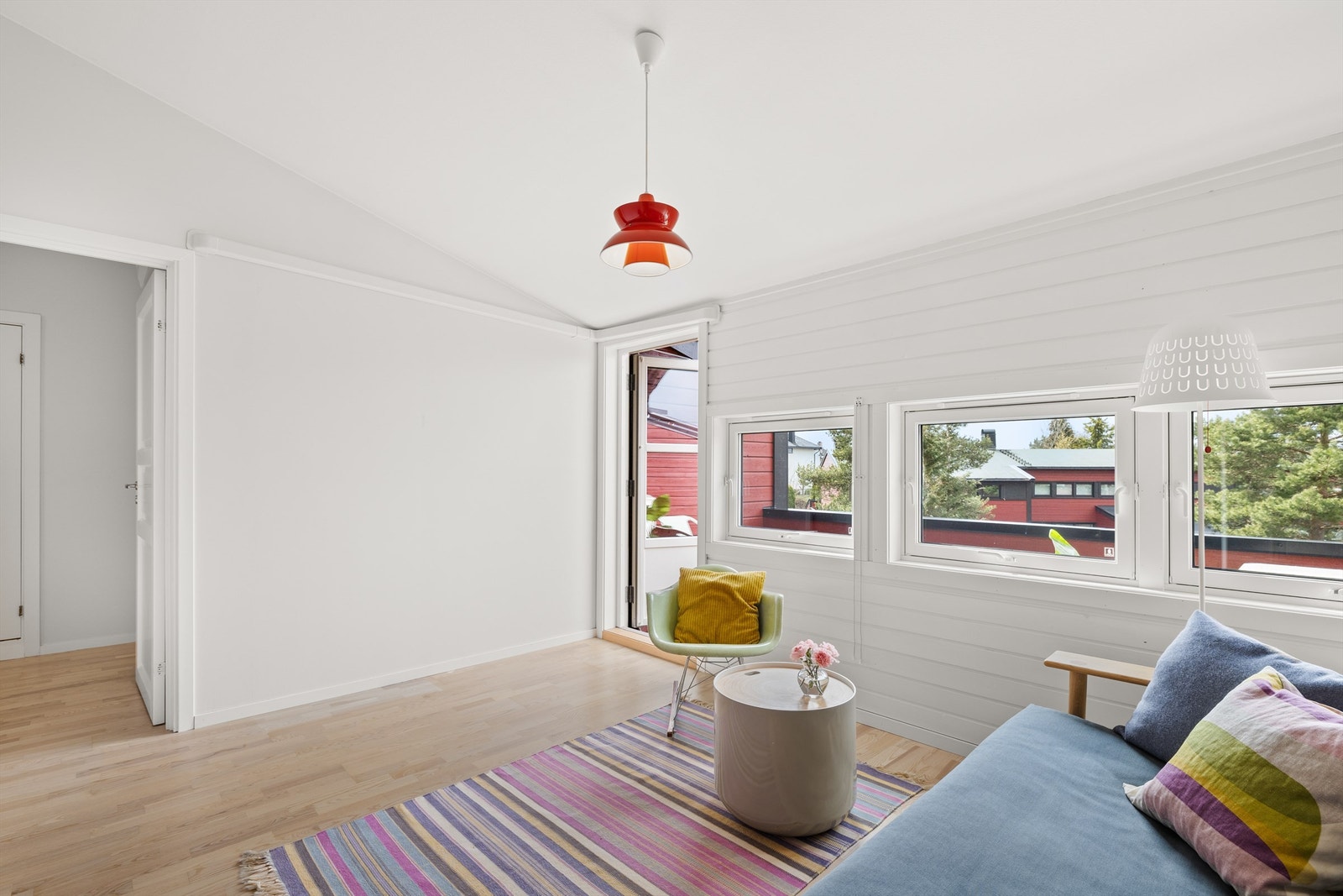 Tv-stue (alt. soverom) med utgang til verandaen Galleribilde