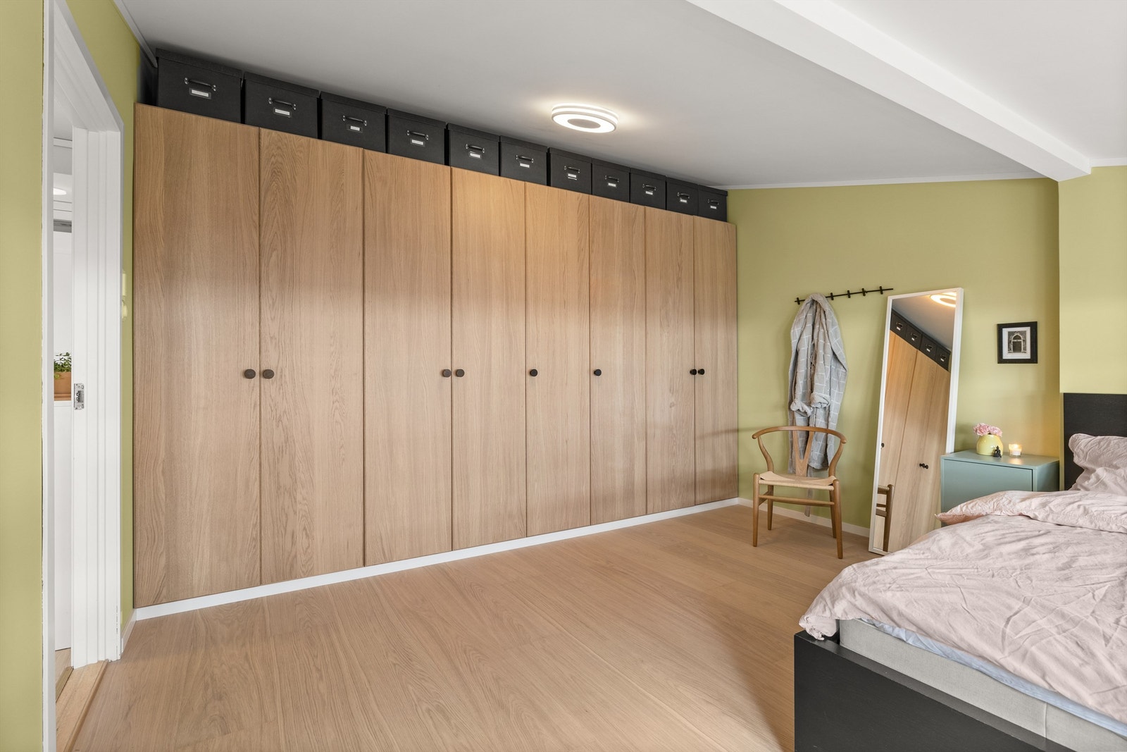 Rikelig med garderobeplass Galleribilde