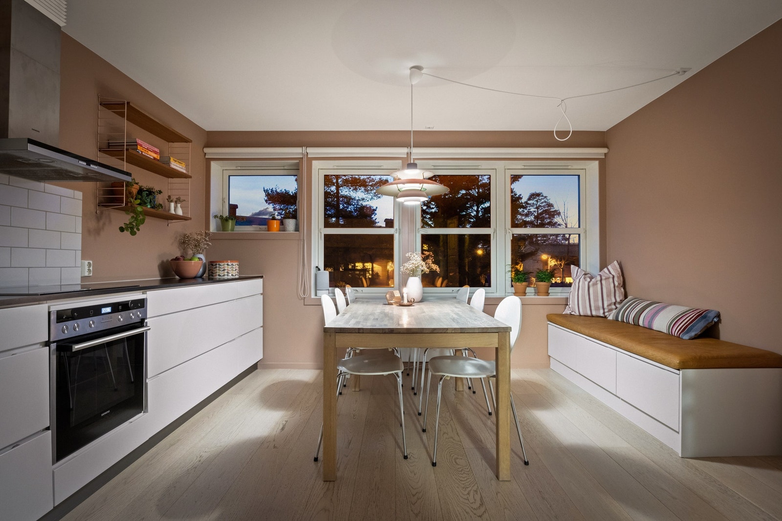 Romslig og flott kjøkken fra 2012 Galleribilde