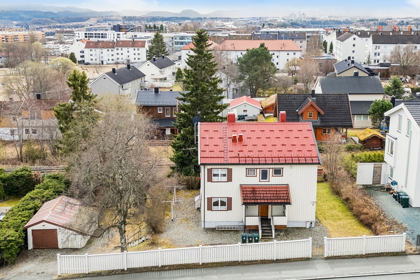 Boligen ligger i et veletablert område. Galleribilde
