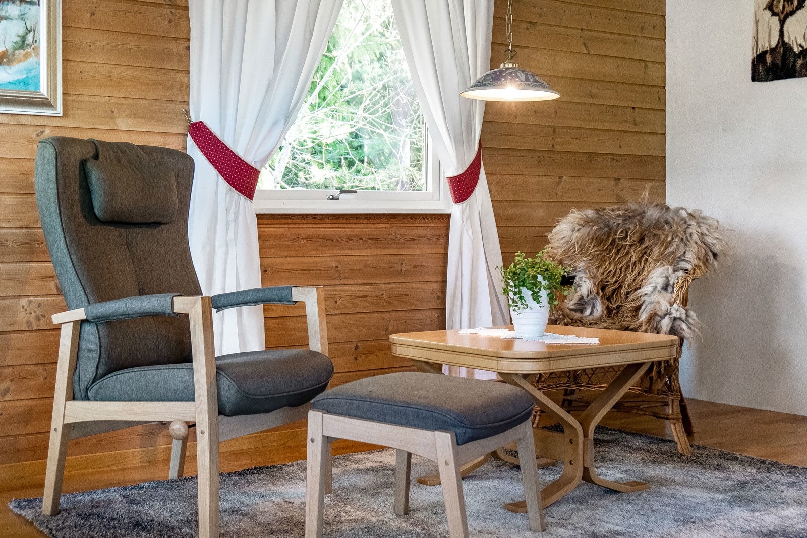 Utstyrt med vedovn og varmepumpe. Galleribilde