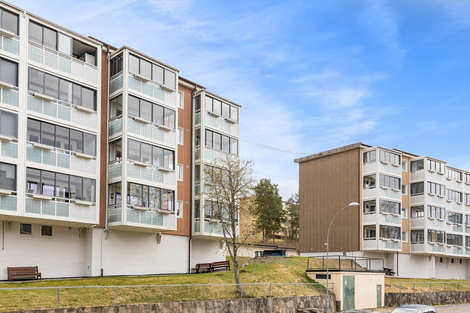 Leiligheten ligger høyt og fritt i stille og rolige omgivelser. Galleribilde