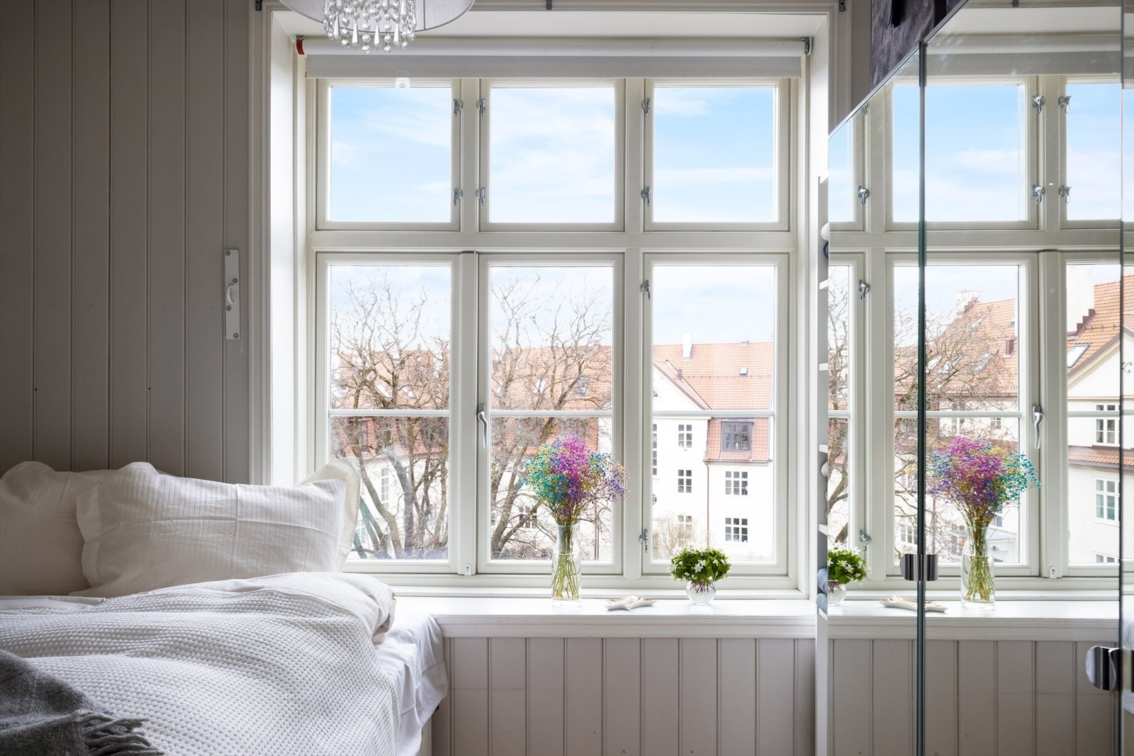 Soverommet er vendt inn mot stille bakgård Galleribilde