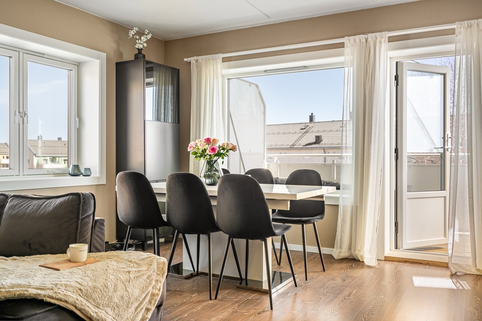 Lys og luftig leilighet i et svært attraktivt og populært borettslag. Galleribilde