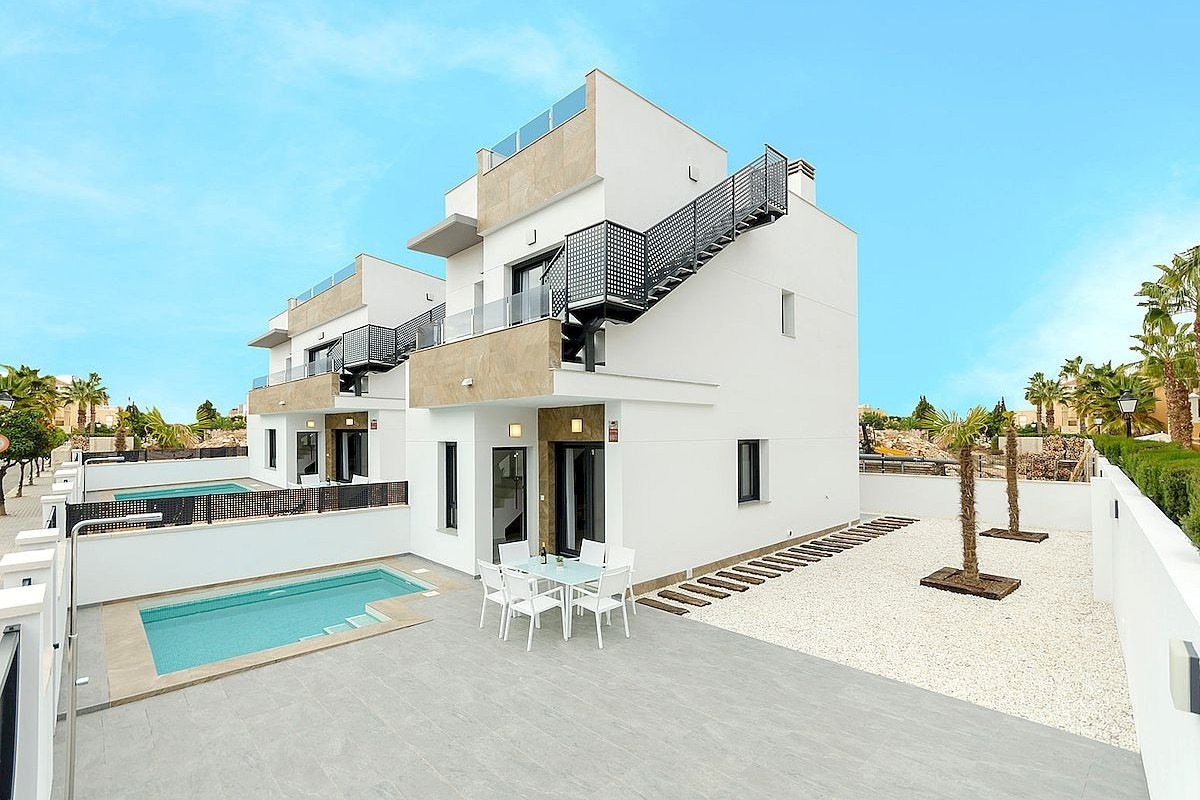 Stor fliselagt tomt Galleribilde