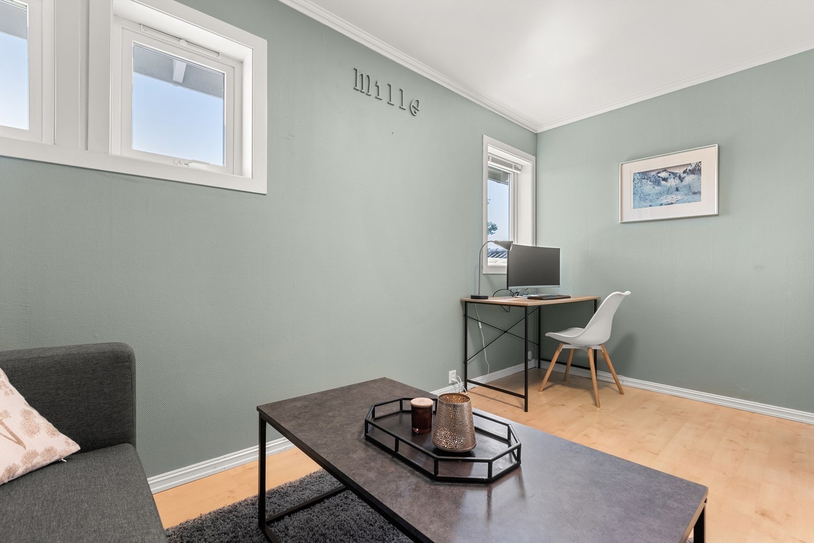 Soverom 3, her innredet som stue/kontor Galleribilde