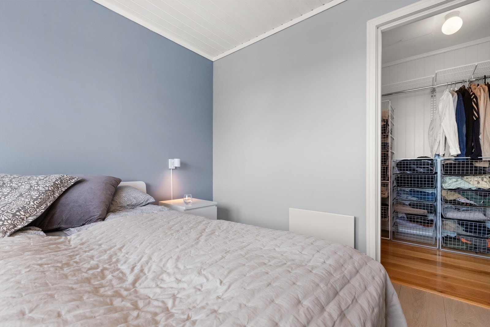 Praktisk garderoberom Galleribilde